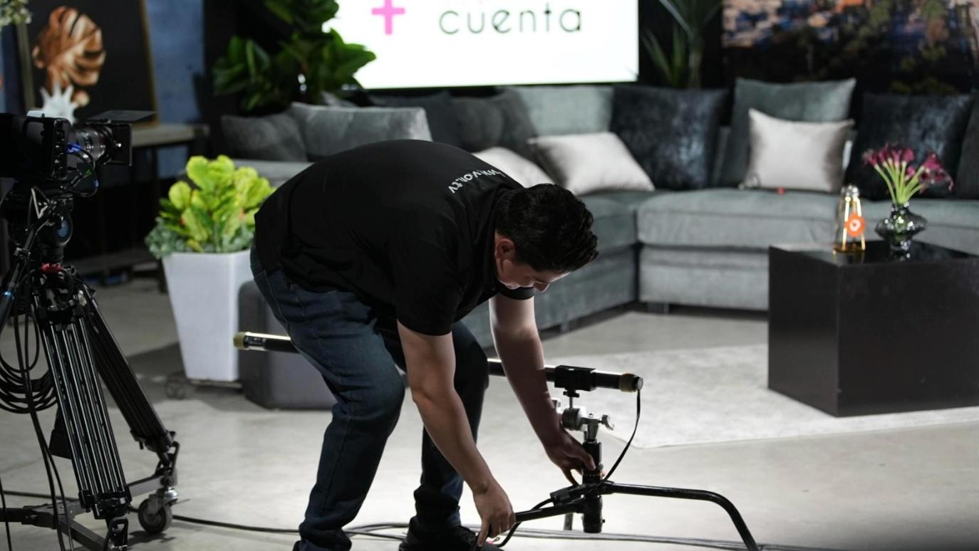 Preparación del equipo en el set