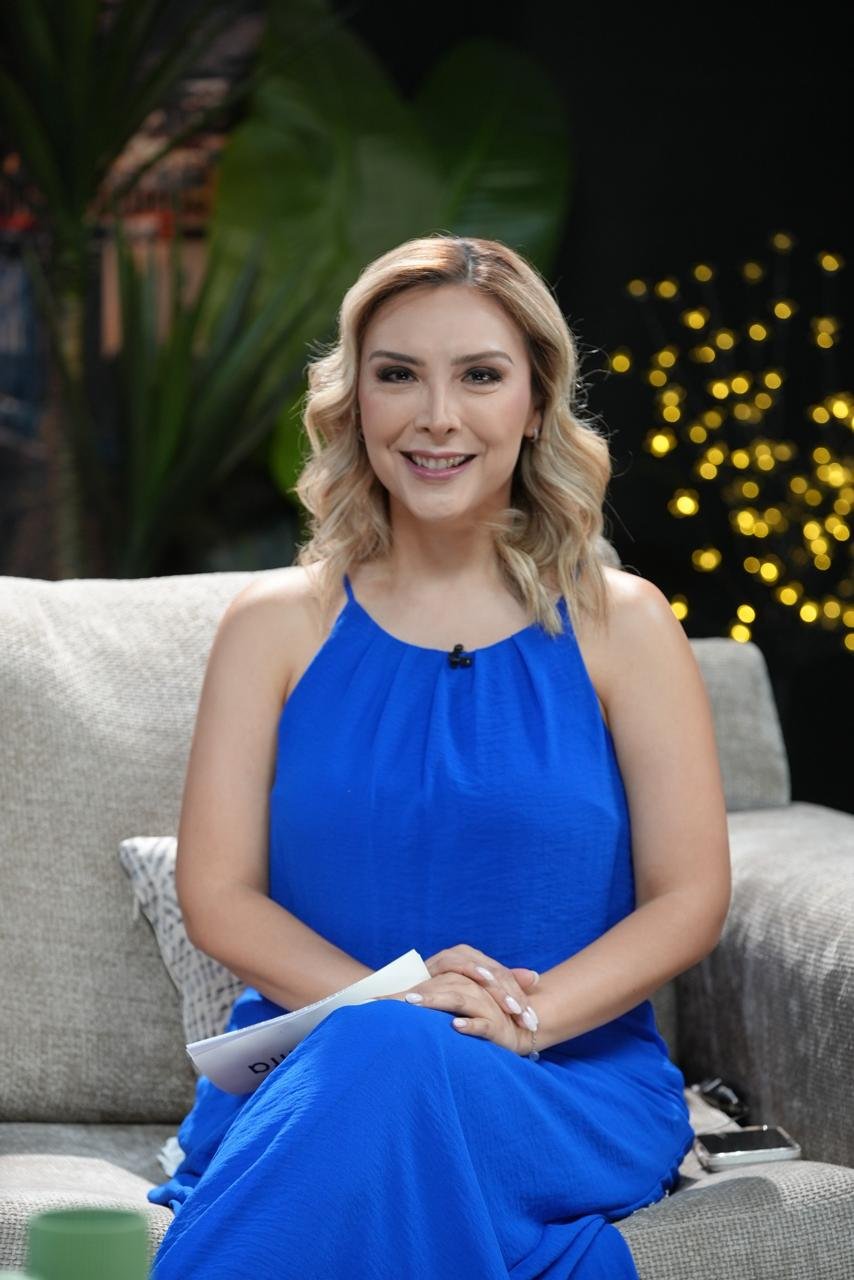 Mirella Jiménez en el set de Amiga Date Cuenta